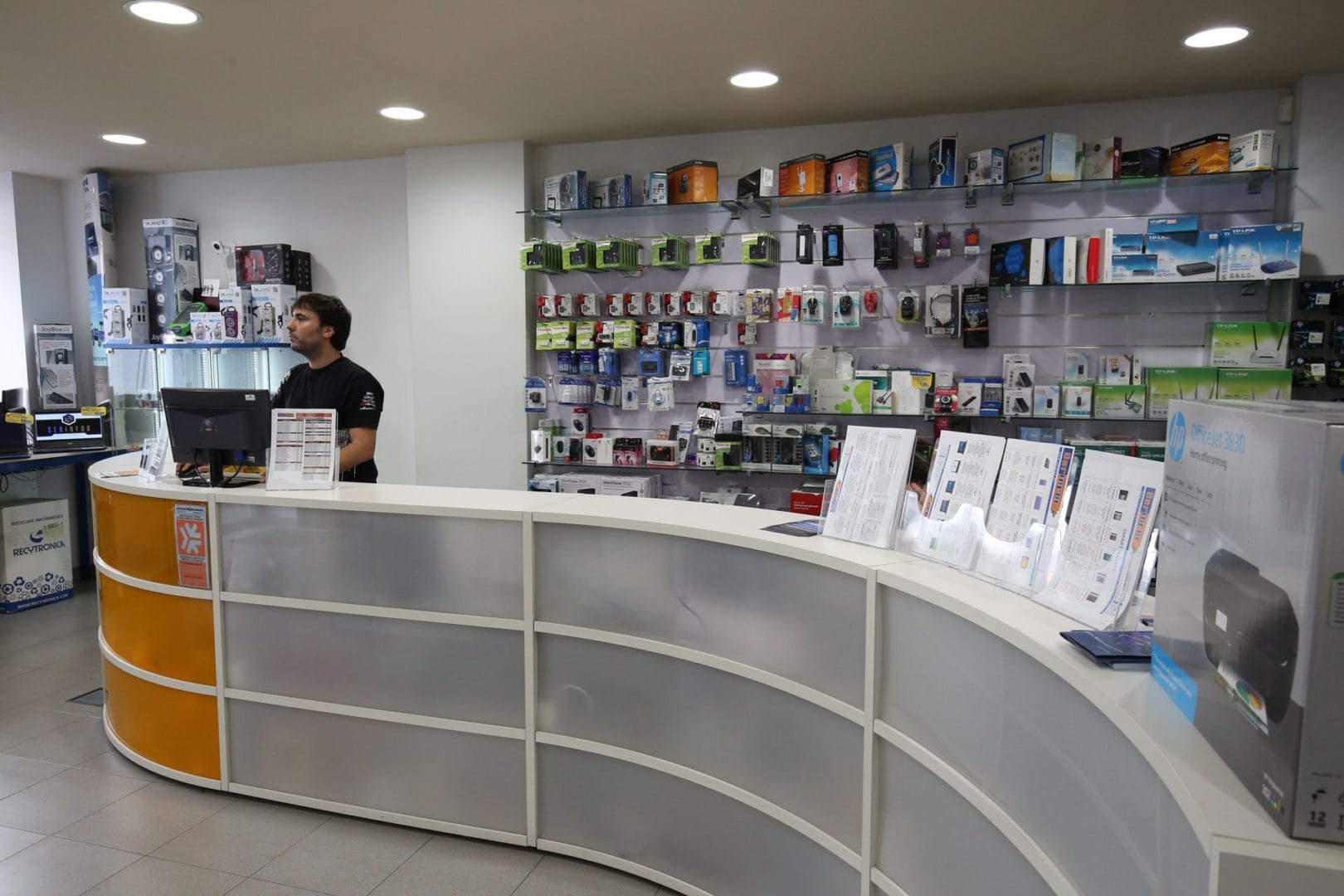 Venta de Ordenadores en Bilbao Informática Serinfor